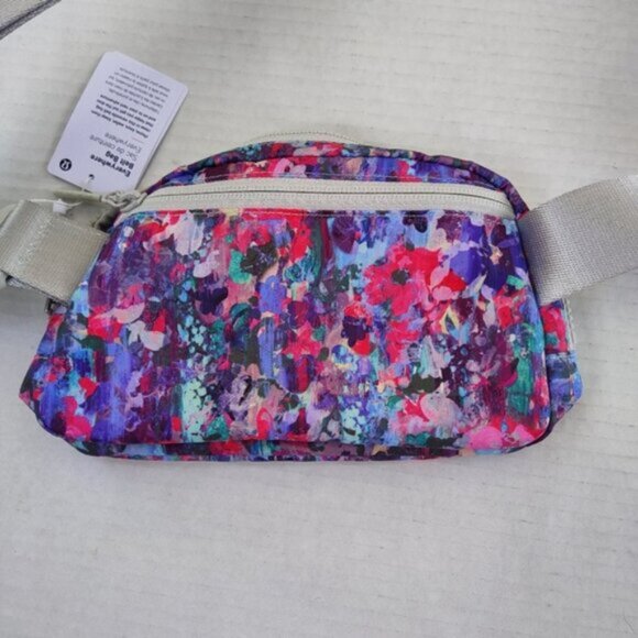 Lululemon Everywhere Belt Bag 1L Floral Glide Multi Vapor Long Strap NEW - Picture 3 of 9